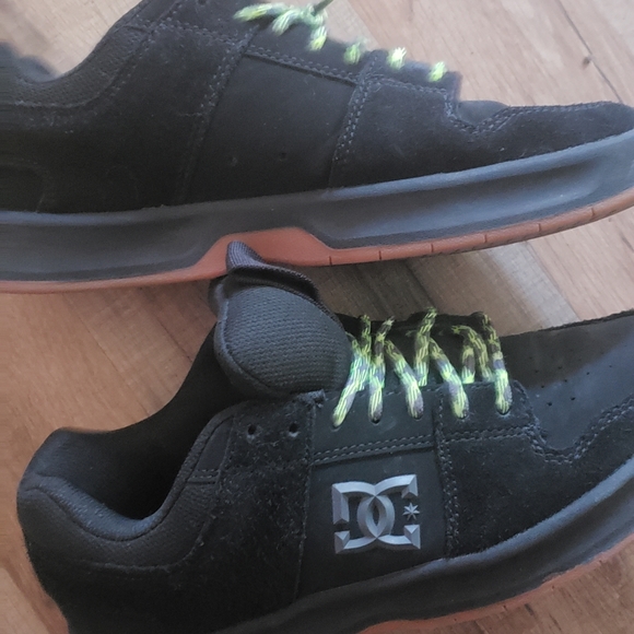 DC SHOE CO SKATE SHOES 10.5 - Picture 4 of 9